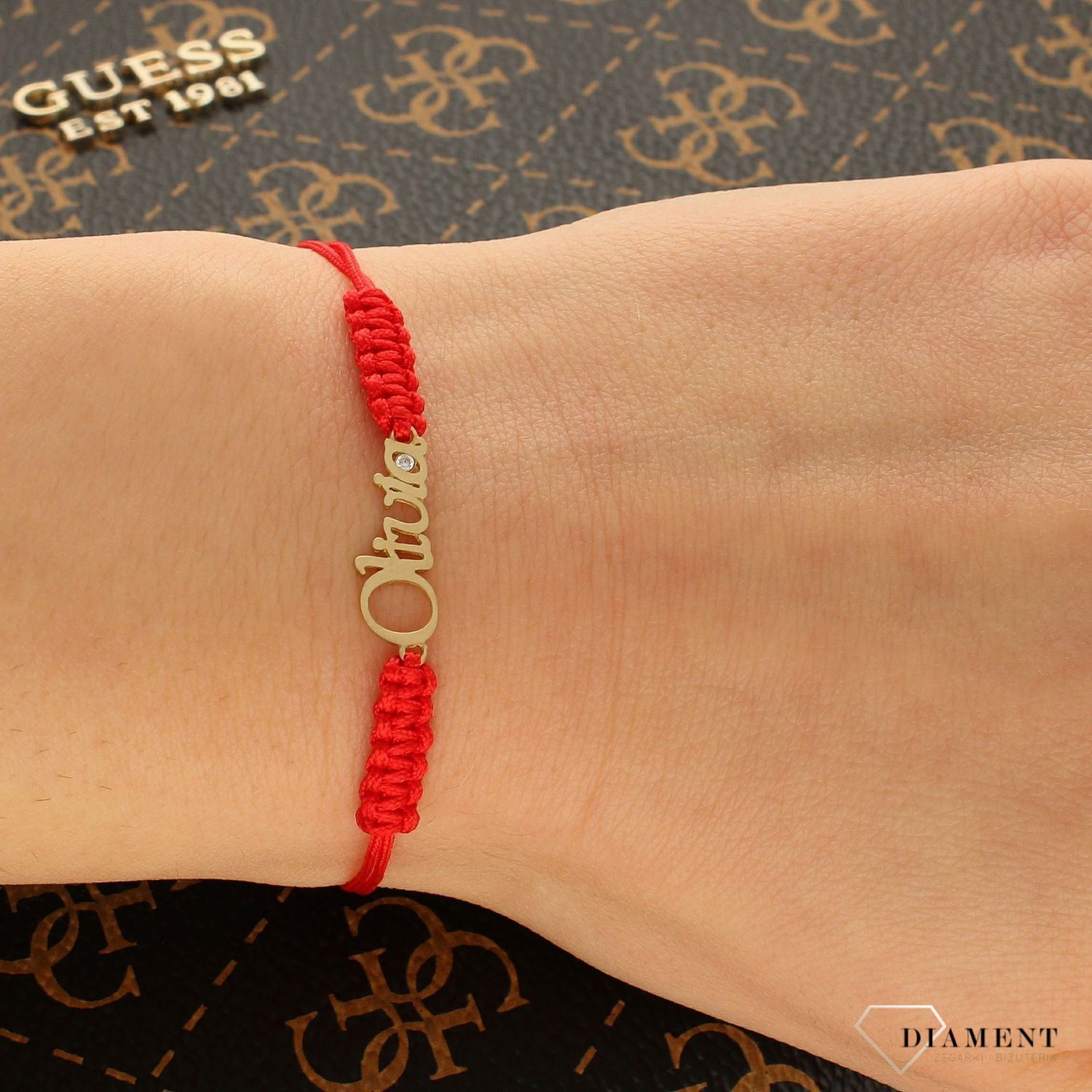 Złota bransoletka na czerwonym sznureczku z imieniem OLIWIA BR 6598 (1).jpg